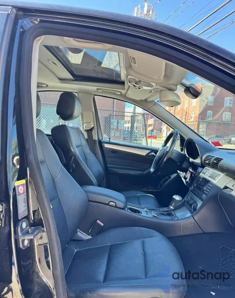 2006 Mercedes-Benz C 230 from USA, damaged, VIN WDBRF52H16F763400